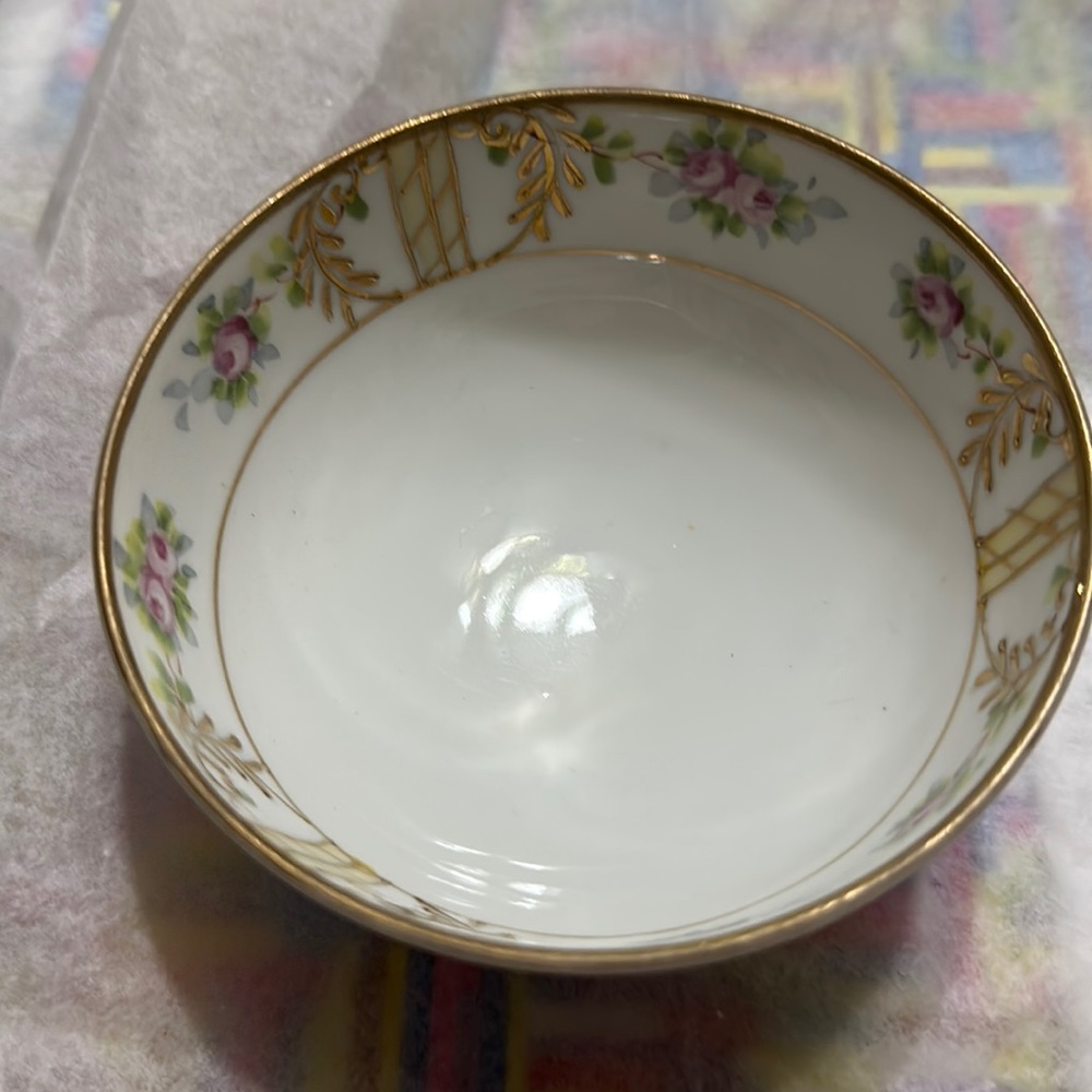 Vintage Hand Painted Nippon 3-Footed Bowl White w/Gold Trim & Pink Rose Flowers.